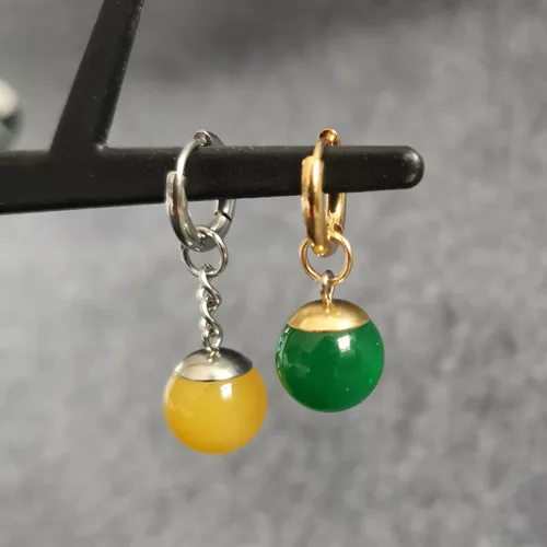 Vista 5 de Un par de pendientes de bola de resina pendientes de acero inoxidable para hombre mujer Halloween