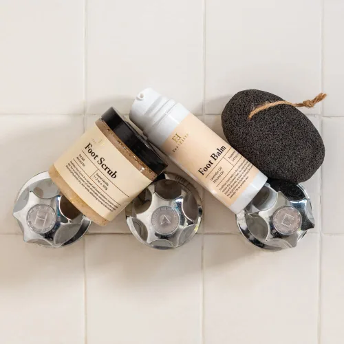 Vista 4 de FootFitter Bálsamo reparador de pies con aceites esenciales naturales para piel seca, talones y dedos agrietados, exfolia, hidrata, cura y restaura