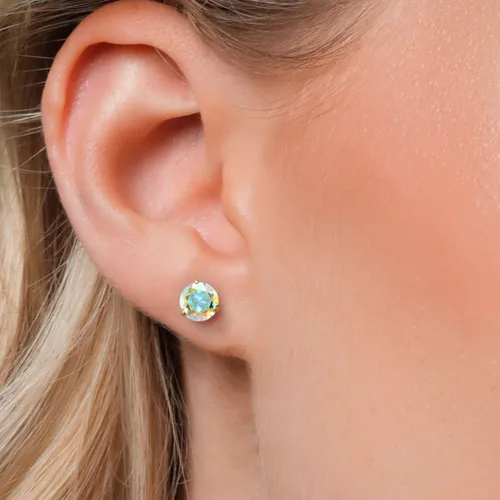 Vista 223 de Gem Stone King Aretes de Martini de oro amarillo de 14 quilates Aretes de tuerca de 3 puntas para mujeres y hombres Redondos de 0.236 pulgadas