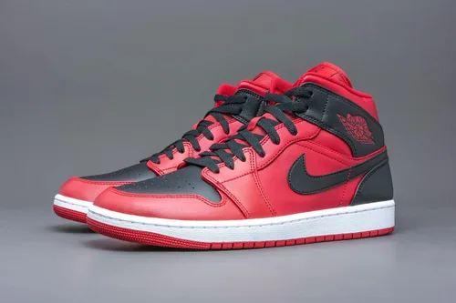 Vista 7 de Nike Men's Air Jordan 1 Mid Sneaker