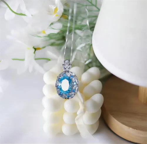 Vista 6 de HUARJO Sapphire Aquamarine Emerald Gemstone Pendant Necklace for Women Adjustable Length, Trendy Jewelry Gifts for Women Girls.