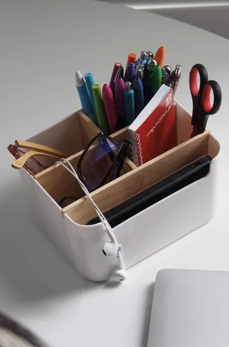 Vista 5 de Organizador multiusos y caja de almacenamiento, soporte para control remoto, soporte para maquillaje, organizador lateral de escritorio moderno