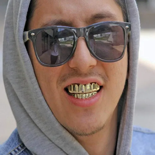 Vista 2 de NUOBESTY Parrillas doradas de dientes Hip Hop para boca superior inferior, Metal