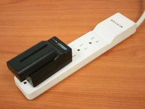 Vista 5 de Wasabi Power Cargador de batería para Sony NP-F330, NP-F530, NP-F550, NP-F570, NP-F730, NP-F750, NP-F760, NP-F770, NP-F950, NP-F960, NP-F970