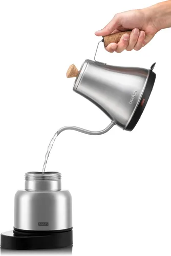 Vista 3 de Bodum Cafetera eléctrica Chambord de 17 onzas, jarra de plástico con control Wi-Fi y temporizador programable, acero inoxidable pulido