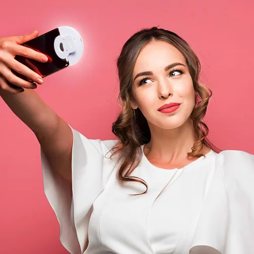 Vista 5 de Windy City Novelties Anillo de luz LED recargable para selfies, luz de teléfono de 3.5 pulgadas con clip para iPhone, Android y computadoras