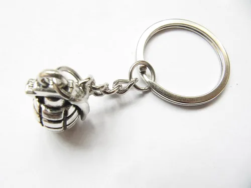 Vista 2 de Llavero de bomba de granada de mano - Llavero militar, ejército, guerrero en plata, plateado, (Ancient Silver)