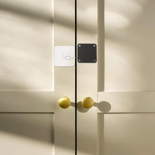 Vista 8 de iplusmile Cierre de puerta sin perforaciones para puertas corredizas mosquitera, cierre automático adhesivo para dormitorio, baño y puertas