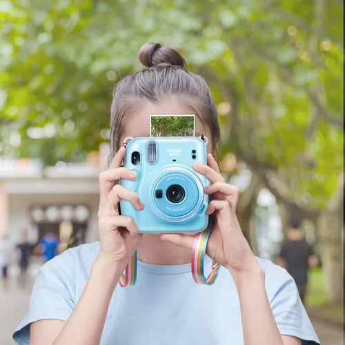Vista 7 de Fintie Funda protectora transparente para cámara Fujifilm Instax Mini 11 de película instantánea - Carcasa rígida de cristal con correa de hombro