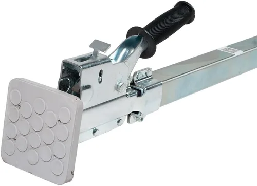Vista 8 de Mytee Products Barra de carga de gato de carga de 86 a 114 pulgadas con tubo de acero cuadrado soldado y patas de goma pivotantes atornilladas