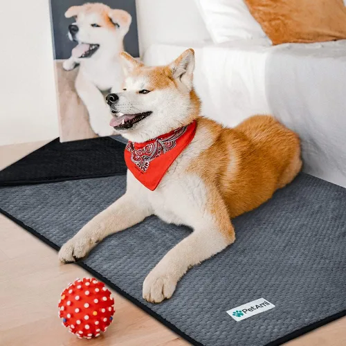 Vista 5 de PetAmi Manta impermeable para perro, manta a prueba de fugas para perros pequeños y medianos, protector de sofá y muebles, manta de forro polar