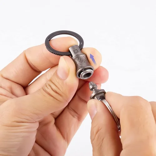 Vista 4 de BANG TI Titanium Quick Release Swivel Keychain, Pull Apart Detachable Keychain S