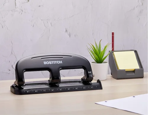 Vista 7 de Bostitch Office EZ Squeeze - Perforadora estándar de 20 hojas, 3 agujeros, construcción metálica, plateado/negro (HP20)