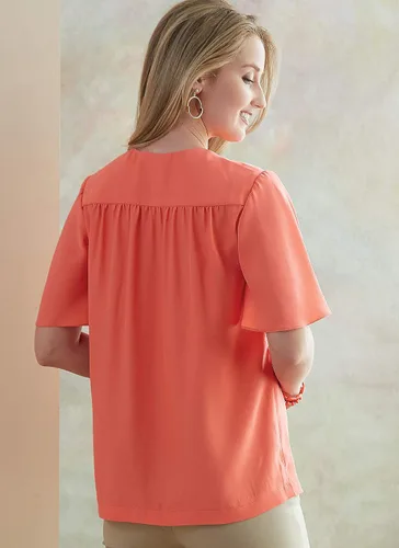 Vista 4 de BUTTERICK B6688A5 Easy Semi-Fitted Blusa de mujer patrones de costura, tallas 6-14, blanco