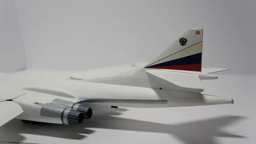 Vista 2 de Zvezda modelos Tupolev tu-160 "Blackjack Modelo Kit