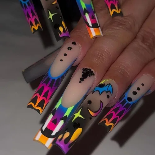 Vista 25 de MISUD Uñas postizas largas con diseño de ataúd con oro negro, diseño acrílico de copo de nieve con purpurina, 24 piezas