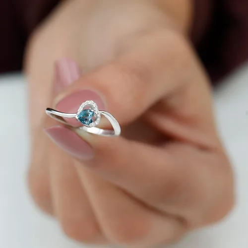 Vista 3 de Anillo de derivación de corazón con topacio azul natural de Londres, calidad AAA, joyería de promesa para ella