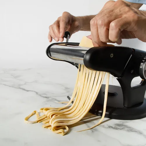 Vista 7 de Calphalon Aero Máquina para hacer pasta, rodillo y cortador manual de pasta, máquina de pasta de acero inoxidable con ajustes de grosor ajustables
