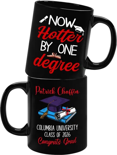 Vista 10 de Ever A Global Pandemic Couldn't Stop Me Taza de café de regalo para amigos graduados, taza de café negra de graduación personalizada con nombre