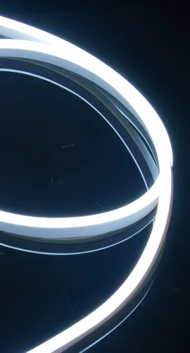 Vista 2 de CBconcept Tira de iluminación flexible LED neón de 120 voltios con certificación ETL, 20 pies, color blanco puro, resistente al agua, accesorios