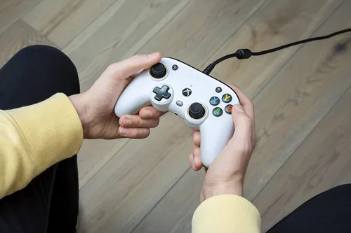 Vista 4 de RIG Nacon PRO Compact Controller with Dolby Atmos for Xbox Series XS and Xbox One