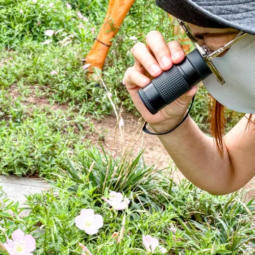 Vista 7 de Monocular de primer plano diseñado para usuarios de baja visión que tienen discapacidad visual. Monoculares de aumento de tamaño mini para visión a