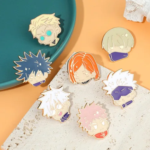 Vista 4 de Broche de anime japonés de Tokio, alfileres de metal para hombres y mujeres, fanáticos de solapa, insignias de solapa, colección de regalo