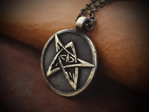 Vista 3 de Baldur Jewelry - Collar con colgante de pulpo de Lovecraft Cthulhu en plata de ley 925, símbolo amarillo, hecho a mano, amuleto de Necronomicum
