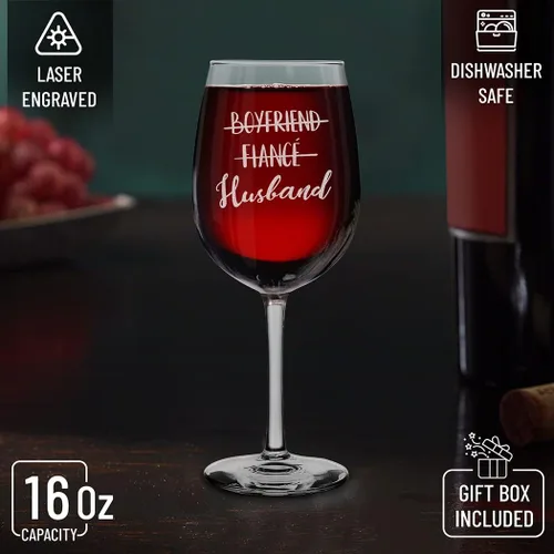 Vista 2 de shop4ever® Juego de 2 copas de vino grabadas con tallo grabado para novio, prometido, esposa, esposa, novios, novios, novias, prometidos, esposas