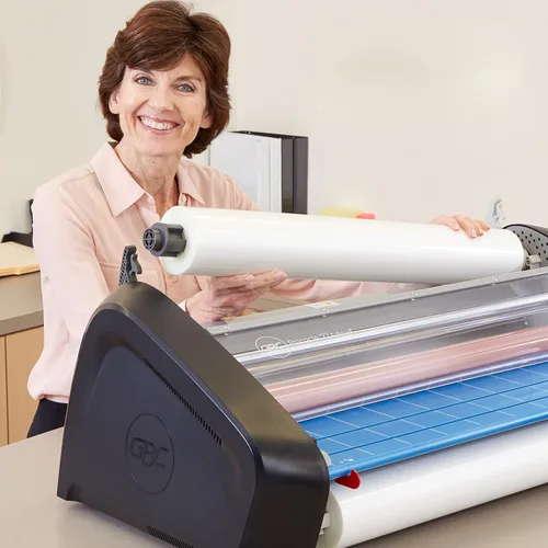 Vista 2 de GBC Pinnacle 27 EZLoad Laminadora de rollo térmico, 27 pulgadas de ancho máximo, calentamiento de 8-10 minutos (1701720EZ)
