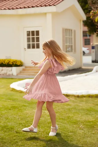 Vista 2 de GRACE KARIN Vestido de verano para niñas, vestido de verano con un hombro y manga con volantes, vestido casual