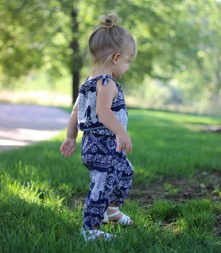 Vista 4 de Conjunto de 2 piezas para niñas y bebés, mameluco con tirantes de elefante y pantalones de harén