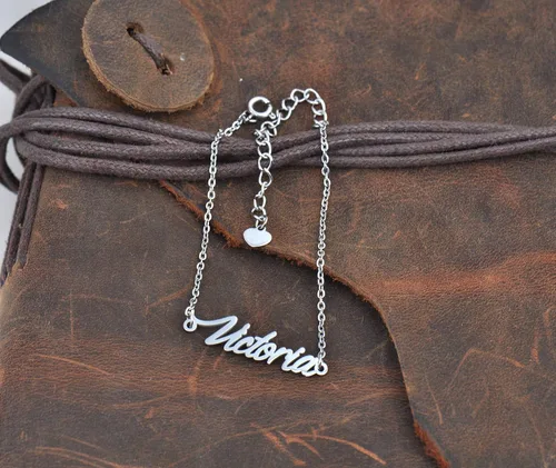 Vista 3 de HUAN XUN - Collar con nombre personalizado en plata dorada