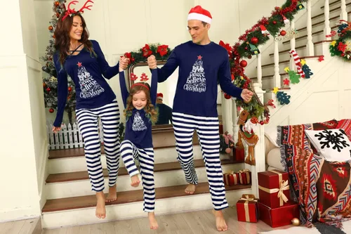 Vista 4 de iClosam Juego de pijamas familiares a juego, pijamas a rayas navideño, pijamas para papá, mamá, pijamas