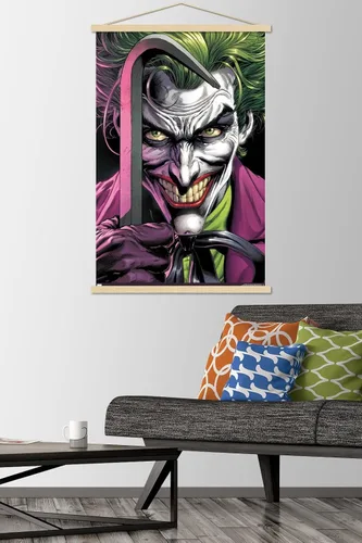 Vista 2 de Trends International DC Comics The Joker - Póster de pared con barra de palanca, 22.37 x 34.00 pulgadas, paquete de impresión premium y colgador