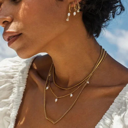Vista 5 de Ieftop Collares de perlas para mujer, chapado en oro de 14 quilates, hecho a mano, delicado collar de cadena de perlas de agua dulce, collar