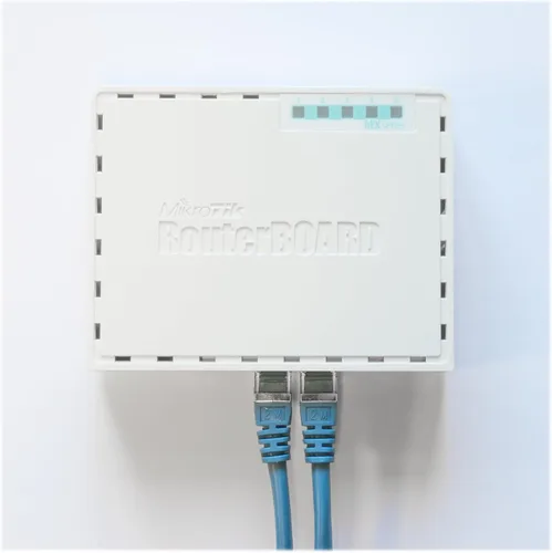 Vista 6 de Mikrotik hEX RB750Gr3 Router Gigabit Ethernet de 5 puertos