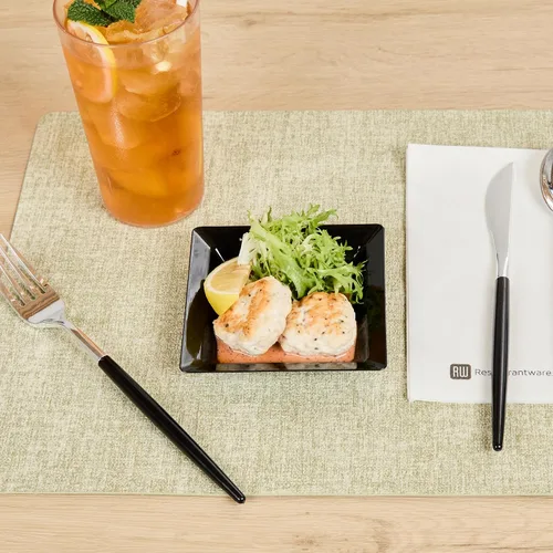 Vista 3 de Restaurantware - Platos de aperitivo de 4.3 x 4.3 pulgadas, 100 platos cuadrados desechables de plástico, duradero, elegante, plato de plástico Negro