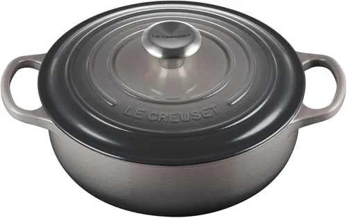 Vista 7 de Le Creuset Horno Sauteuse Signature de hierro fundido esmaltado, 3.5 cuartos, Caribe