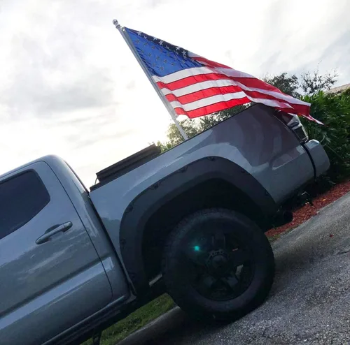 Vista 6 de iJDMTOY Kit de soporte de bandera de montaje lateral para carril de caja de camión, compatible con Toyota Tundra Tacoma, también otros camiones