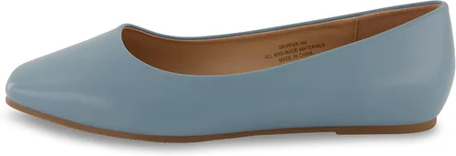 Vista 2 de CUSHIONAIRE Zapatos planos Skipper para mujer con espuma viscoelástica, anchos anchos disponibles, Charol negro