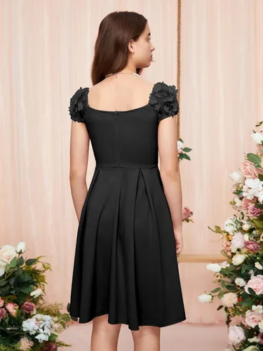 Vista 2 de WDIRARA Vestido de malla con apliques de malla con cuello cuadrado y dobladillo con volantes para niña