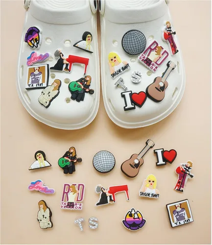 Vista 2 de 15 dijes musicales de cocodrilo para cantante, decoración de zapatos TS de PVC para niñas, adultos, adolescentes, pulsera, regalo de fiesta