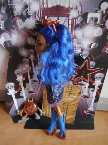 Vista 4 de Monster High Art Class Robecca Steam Doll