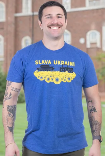Vista 12 de Ukraine Pride Camiseta unisex con escudo de armas ucraniano estilo vintage