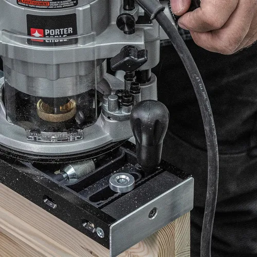 Vista 17 de Kit de Instalación de Puerta Trend, Incluye Plantilla Ajustable AnyDoor Jig (2'6"–9'), Elevador Operado con el Pie, Soporte y Broca de Router