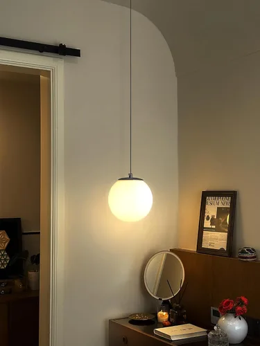 Vista 17 de ykolupty Lámpara colgante negra de 1 luz moderna de globo de vidrio gris ahumado, luces colgantes para isla de cocina, luces colgantes ajustables