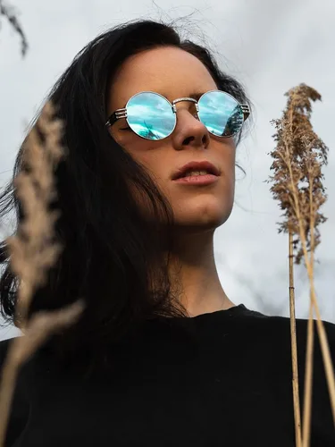 Vista 2 de AIEYEZO Gafas de sol redondas steampunk Circle Lennon Hippie, marco de metal, lente de bloqueo UV 100%