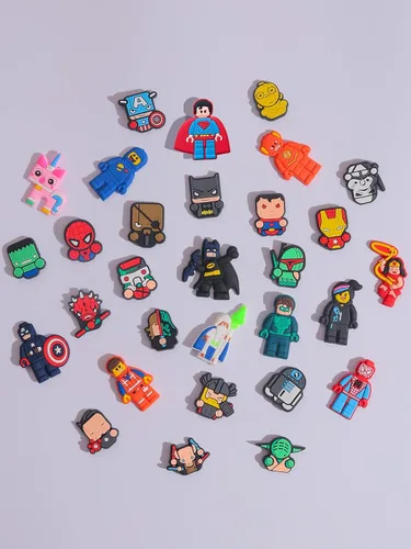 Vista 4 de 30 dijes de zapatos para niños, dijes de zapatos de héroe para zapatos y pulseras, regalos de fiesta, Metal no precioso., No es una piedra preciosa