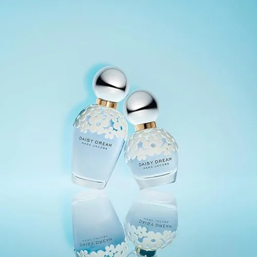 Vista 3 de Marc Jacobs Daisy Dream Eau de Toilette – Floral Women's Perfume – With Notes of Blackberry, Jasmine, Lychee & White Woods